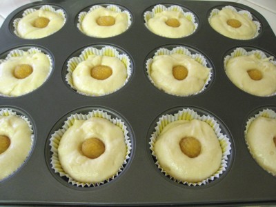 lemon yellow raspberry cupcakes