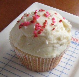 cranberry cupcake with cream cheese frosting sm