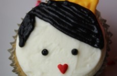 queen of hearts cupcakes feature