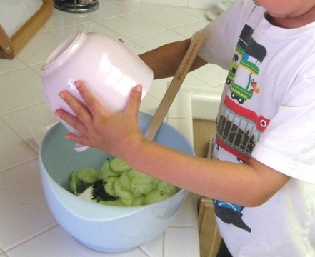 making-the-tzaziki-sauce-sm