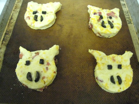 pig-biscuits-ready-for-oven