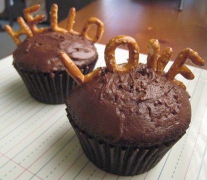 chocolate-dulce-de-leche-cupcakes2-sm1