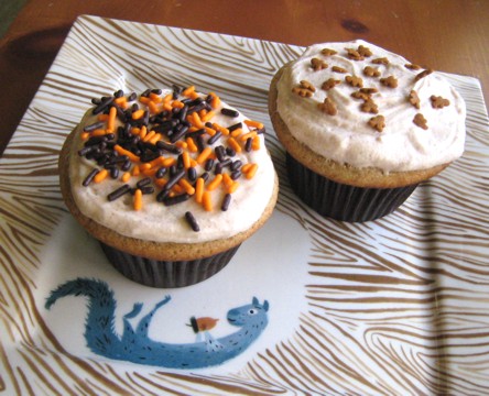 spice cake cupcakes sm