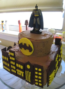 Batman Gotham City cake sm