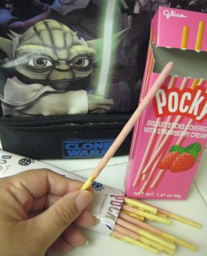 yoda strawberry pocky sm