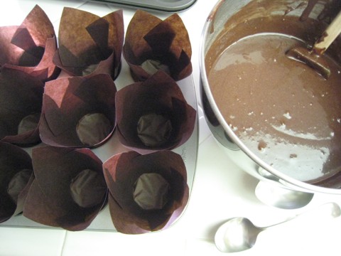 prepping chocolate cupcakes sm