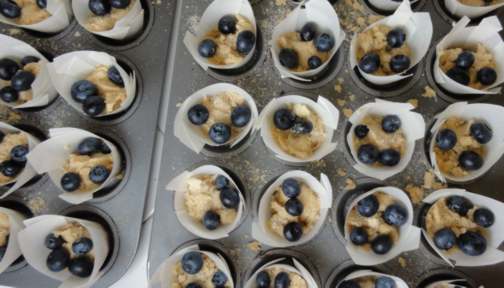 blueberry crumb cake prep