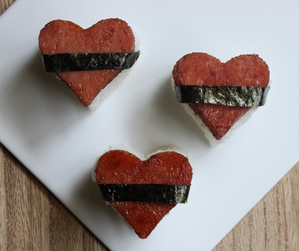 https://justjennrecipes.com/wp-content/uploads/2017/02/heart-shaped-Spam-Musubi.jpg